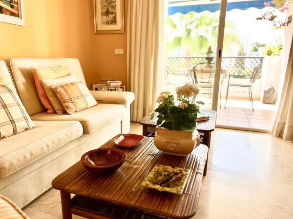 Apartment for sale in  Avenida de Julio Iglesias, 3, Marbella photo 4