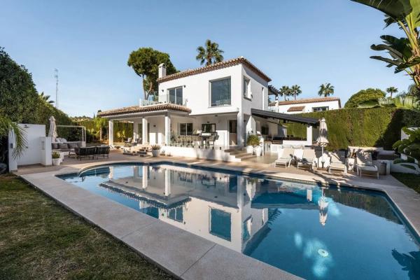 Wolnostojąca willa na sprzedaż w  Avenida Generalife, Marbella photo 1