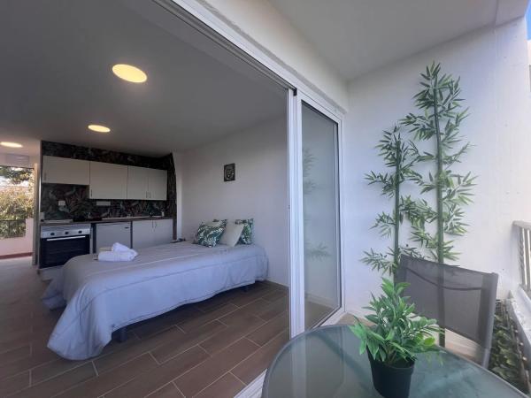 Apartment for sale in Barrio Las Brisas, Marbella photo 1