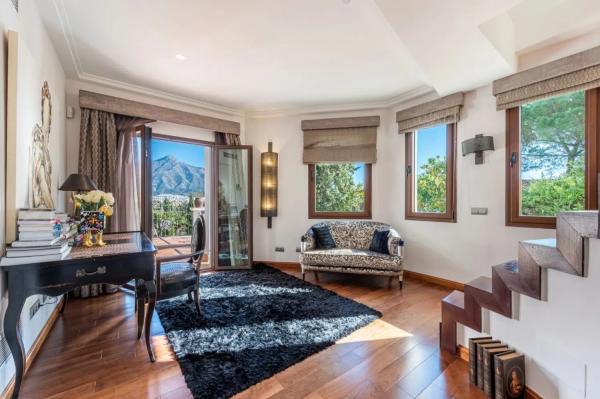 Chalet independiente en venta en  Barrio Las Brisas, Marbella photo 4