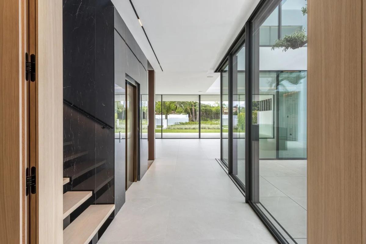 Продажа отдельного шале в  Barrio La Dama de Noche-La Alzambra, Марбелла photo 5