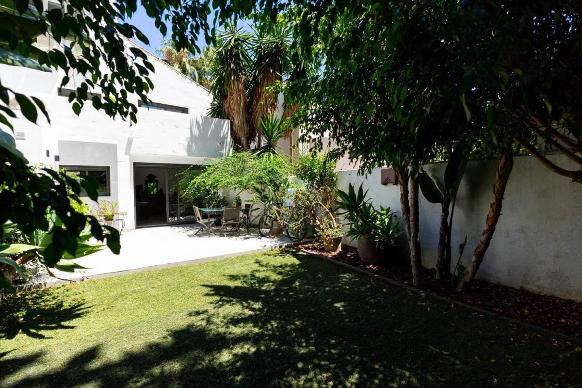 Venta de chalet independiente en Barrio La Dama de Noche-La Alzambra, Marbella
 photo 2