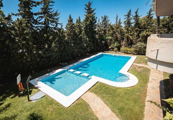 Apartment for sale in Calle Irís, Marbella thumbnail 1