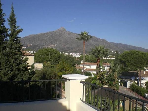 Detached villa for sale in  De alcala, Marbella photo 1