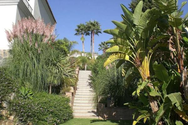 Detached villa for sale in  De alcala, Marbella photo 2