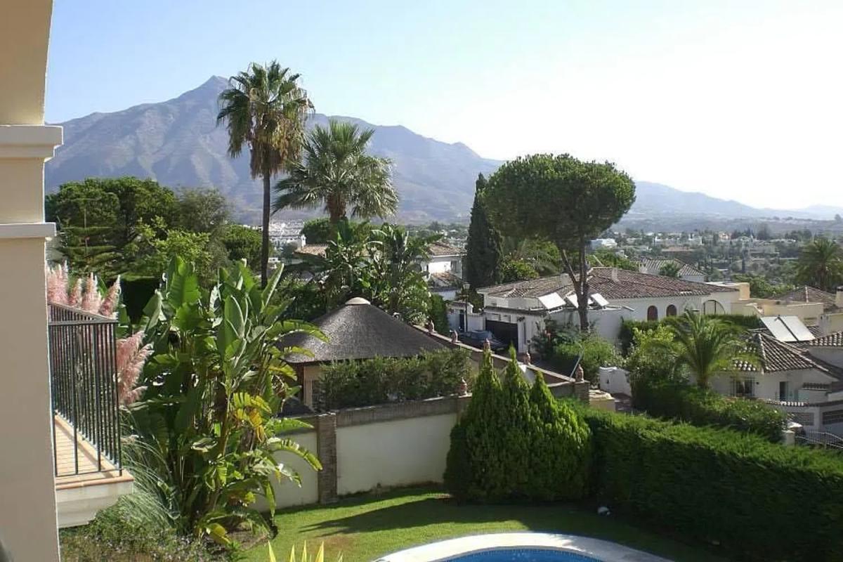 Sprzedaż niezależnego domku jednorodzinnego w De alcala, Marbella photo 3