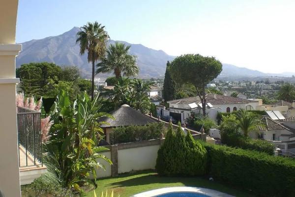 Detached villa for sale in  De alcala, Marbella photo 3
