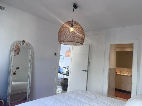 Apartment for sale in Calle las Azaleas s/n, Marbella thumbnail 2