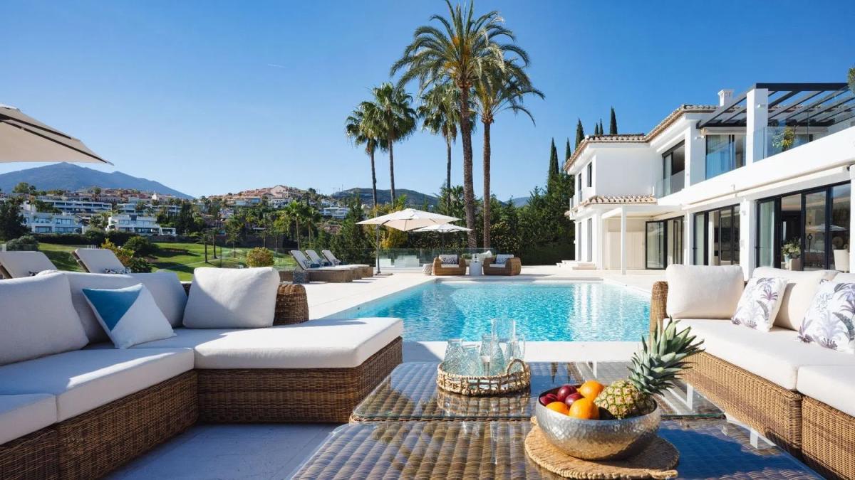 Venta de chalet independiente en Barrio Los Naranjos, Marbella
photo 2