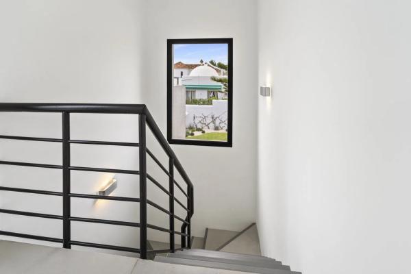 Chalet independiente en venta en Calle el Califa, Marbella thumbnail 2