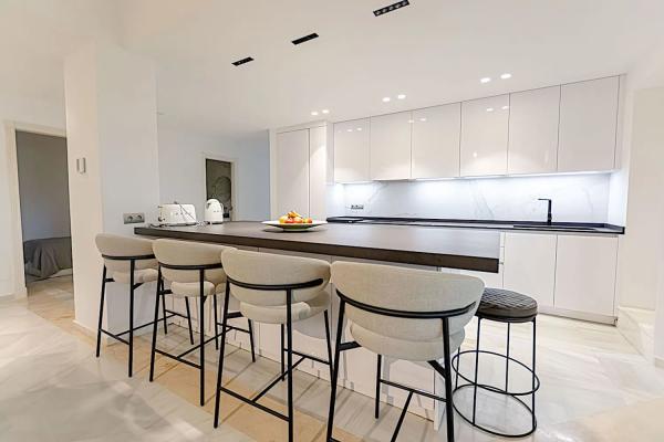 Apartment for sale in Avenida del Prado, Marbella thumbnail 1