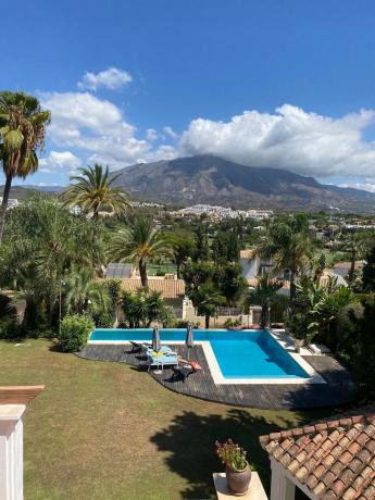 Chalet independiente en venta en NUEVA ANDALUCIA, 12 -F, Marbella photo 1