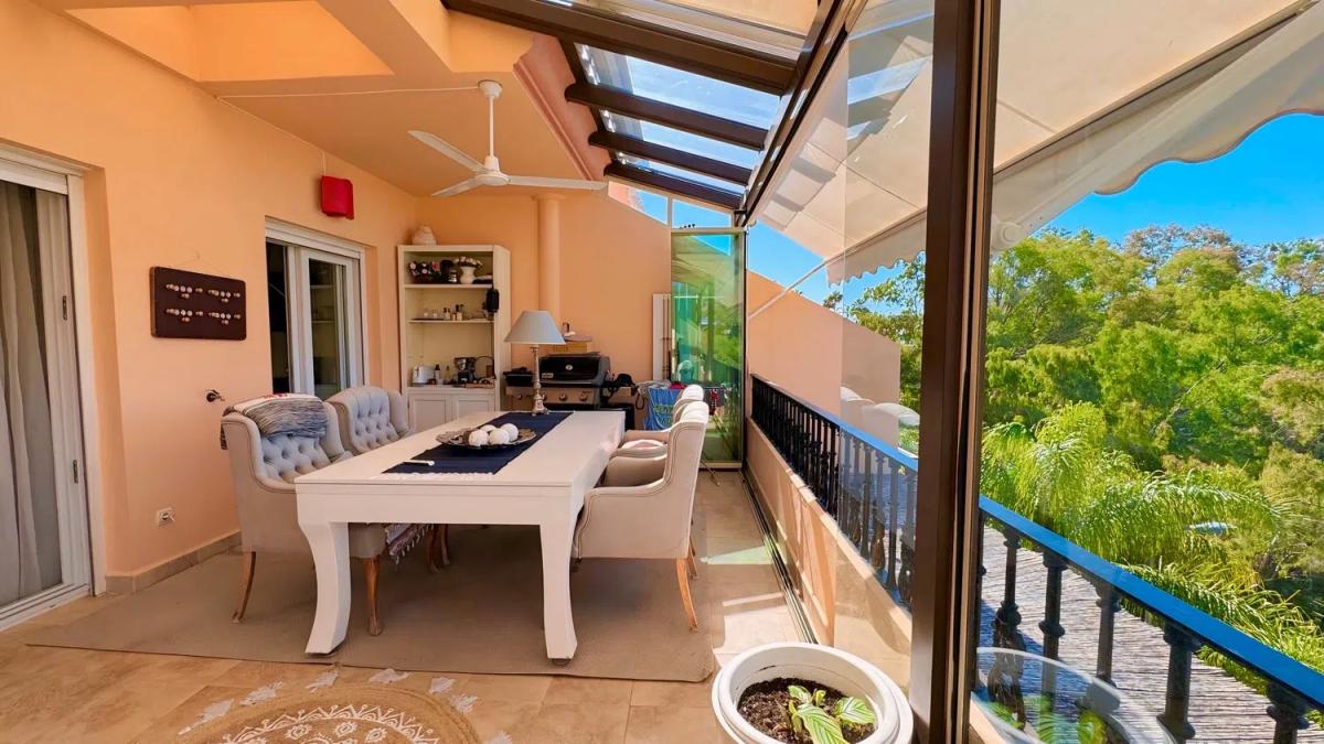 Продажа дуплекса на Urbanización Vista Real s/n, Марбелла photo 2