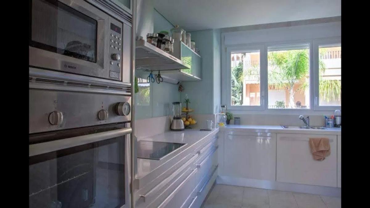 Продажа дуплекса на Urbanización Vista Real, 1, Марбелла photo 3