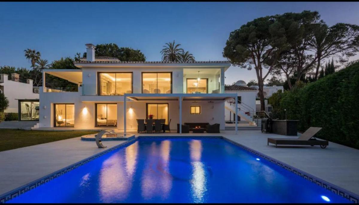 Venta de chalet independiente en Calle Giralda, 28 -7, Marbella
photo 1