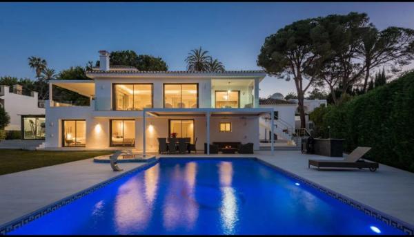 Chalet independiente en venta en Calle Giralda, 28 -7, Marbella photo 1