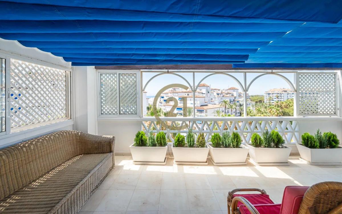 Продажа дуплекса на Avenida Playas del Duque s/n, Марбелла photo 2