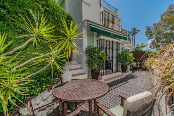 Apartment for sale in Aloha Pueblo, Marbella photo 1