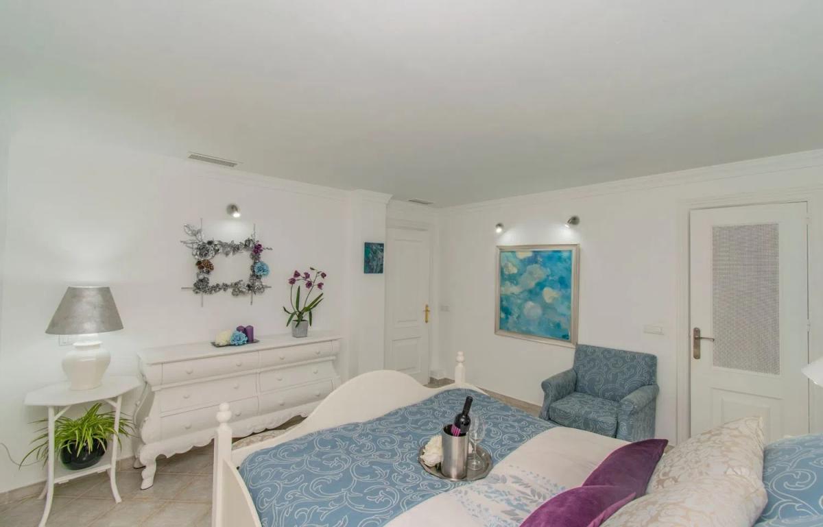 Sale of apartment in Aloha Pueblo, Marbella
 photo 3