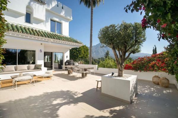 Chalet independiente en venta en Calle Arrayanes, Marbella photo 1