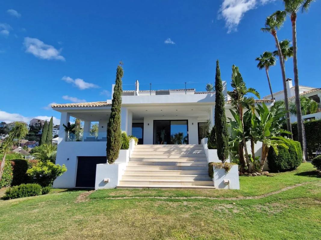 Venta de chalet independiente en Calle Auriga, 24, Marbella
photo 1