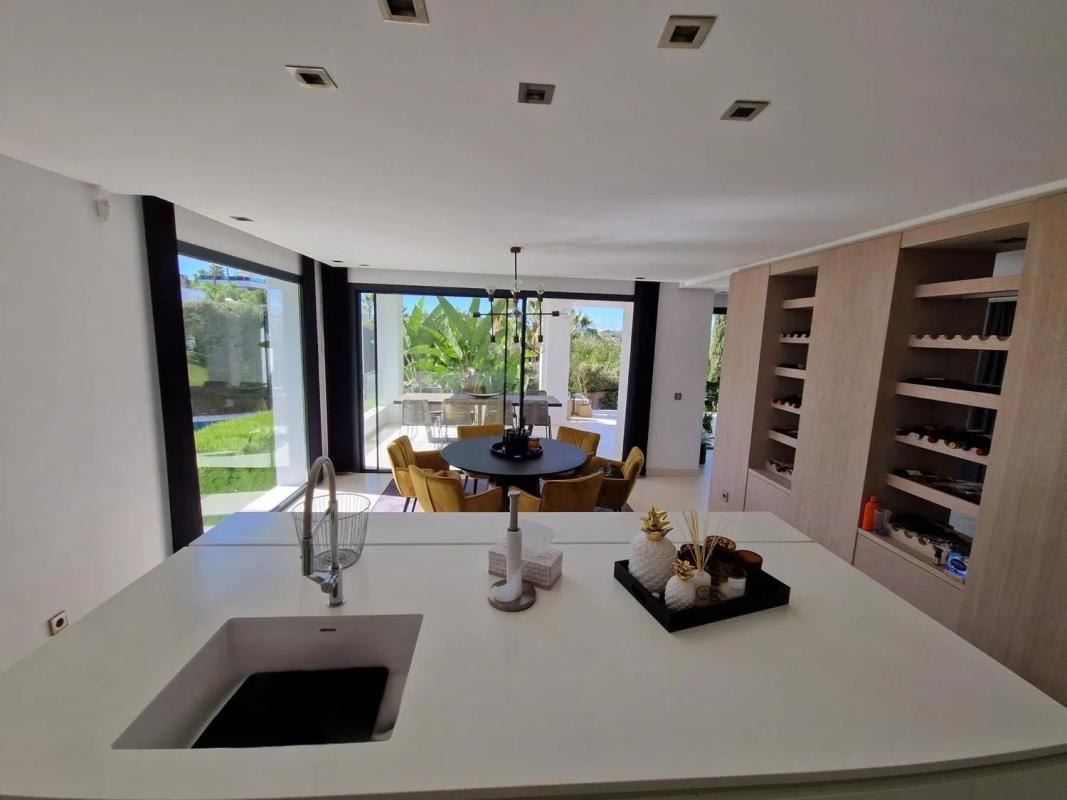 Venta de chalet independiente en Calle Auriga, 24, Marbella
photo 2