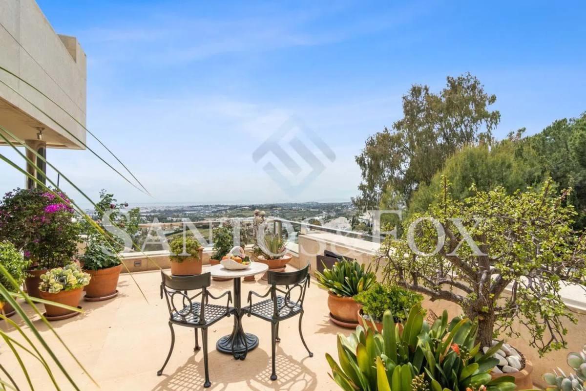Sale of apartment in Barrio Los Naranjos, Marbella
photo 1