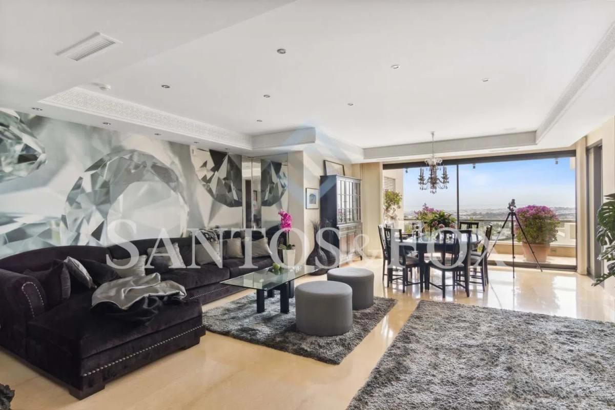 Sale of apartment in Barrio Los Naranjos, Marbella
photo 2