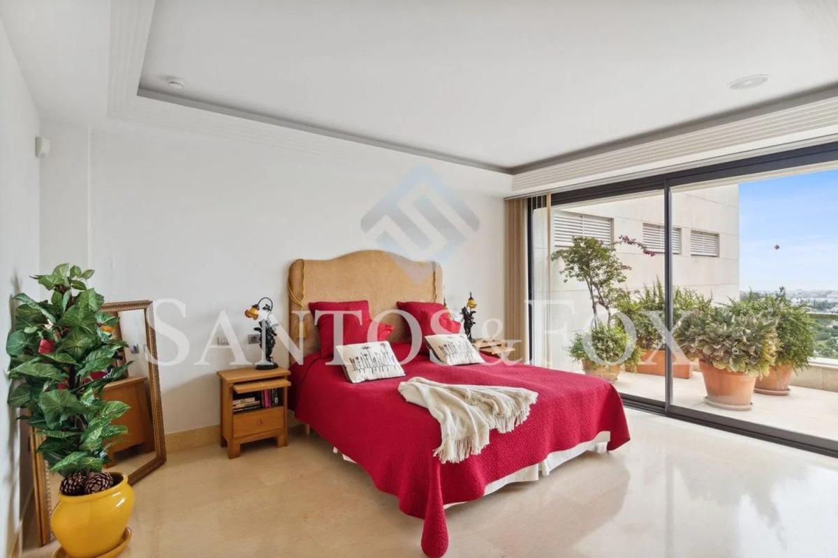 Sale of apartment in Barrio Los Naranjos, Marbella
photo 5