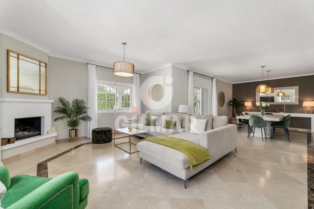 Sprzedaż niezależnego domku jednorodzinnego w Calle Alonso Cano, 46, Marbella photo 5