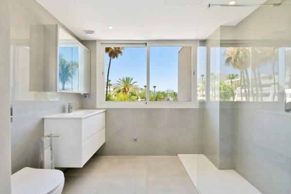 Apartment for sale in  Barrio Puerto Banús, Marbella photo 3