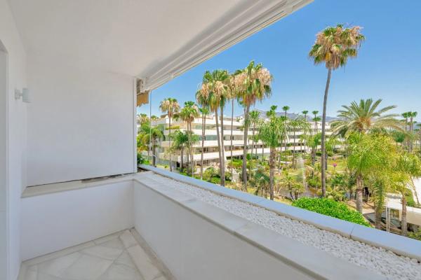 Apartment for sale in  Barrio Puerto Banús, Marbella photo 4