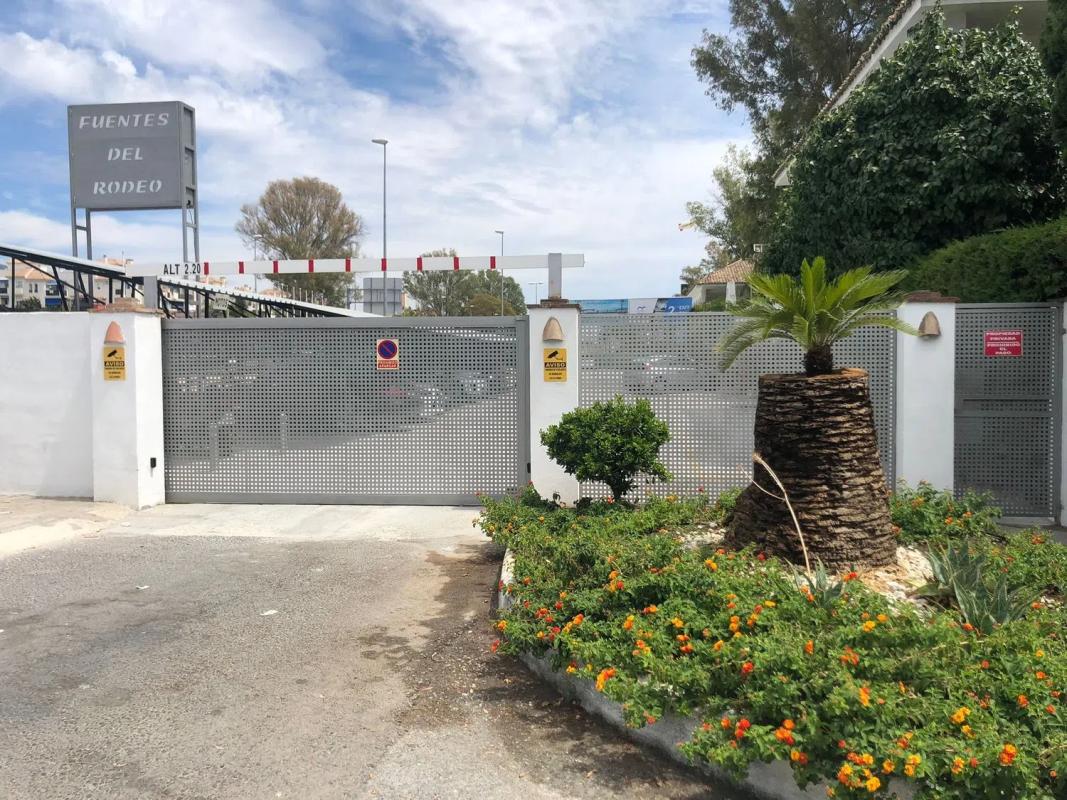Sale of apartment in Lugar Urbanizacion Fuentes del Rodeo, 5, Marbella
 photo 4