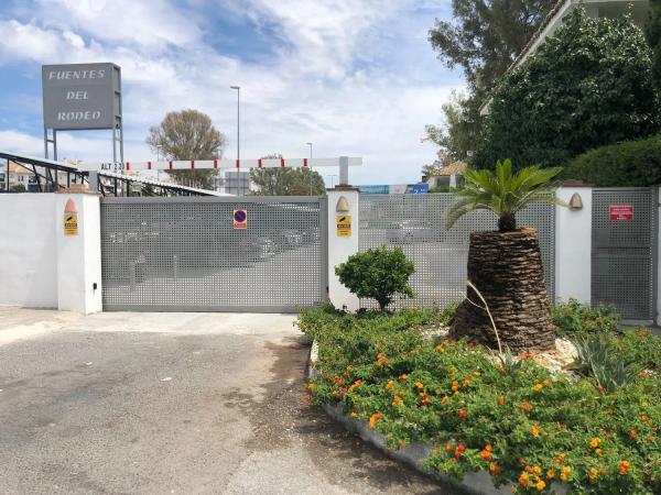 Apartment for sale in  Lugar Urbanizacion Fuentes del Rodeo, 5, Marbella photo 4