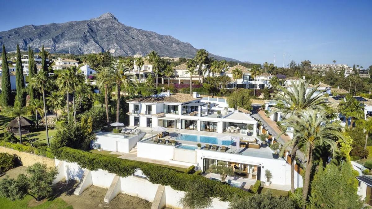 Venta de chalet independiente en Calle Orión, Marbella
photo 1