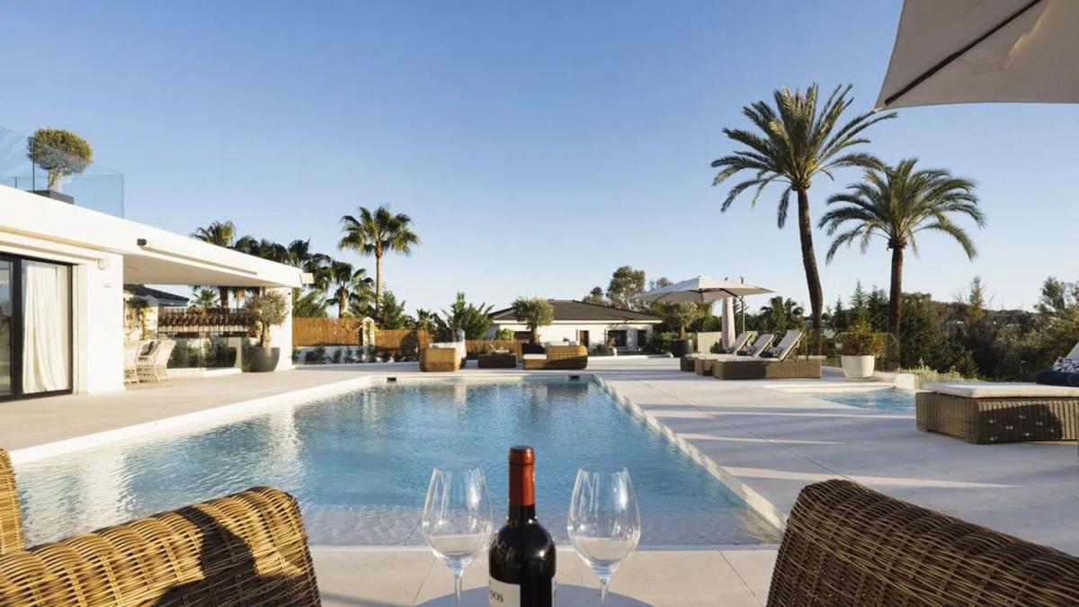 Venta de chalet independiente en Calle Orión, Marbella
photo 2
