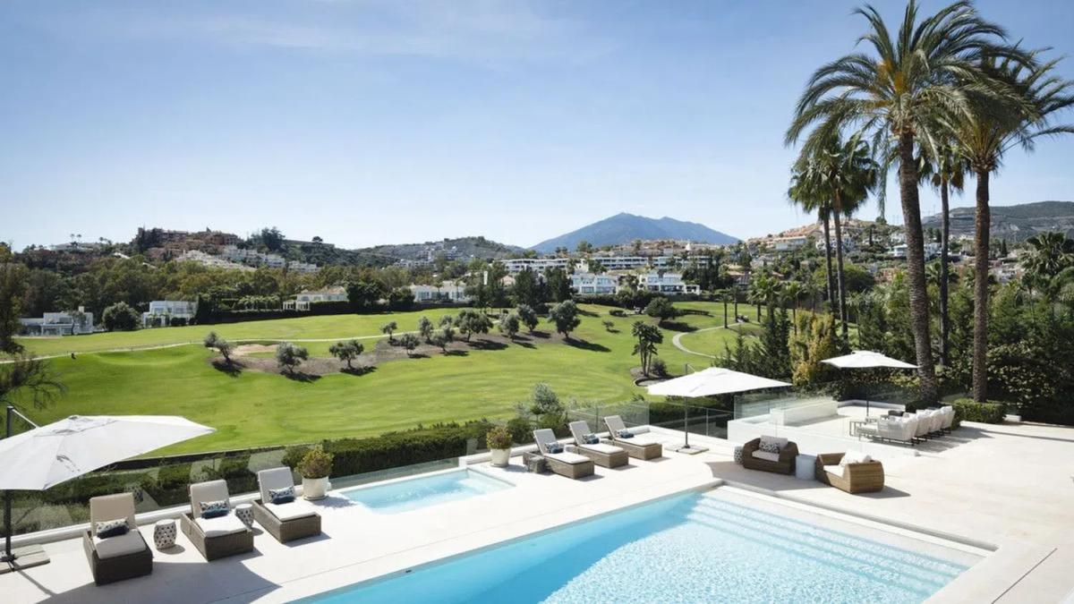 Venta de chalet independiente en Calle Orión, Marbella
photo 3