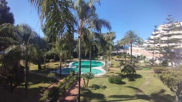 Apartment for sale in  Avenida José Banús, Marbella photo 1