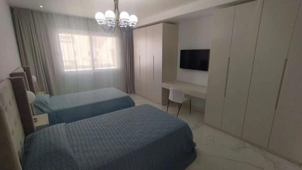 Apartment for sale in  Avenida José Banús, Marbella photo 4