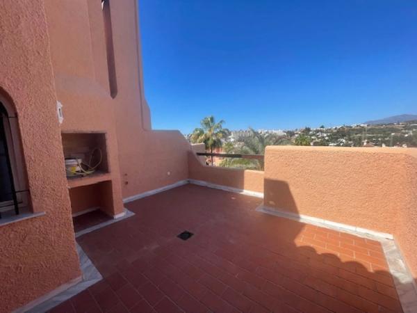 Chalet independiente en venta en Calle Luis Morales s/n, Marbella thumbnail 1