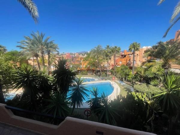 Chalet independiente en venta en  Calle Luis Morales s/n, Marbella photo 4