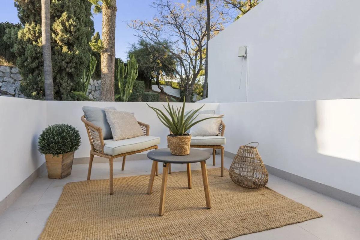 Продажа отдельного шале в Urbanizacion los Algarrobos, Марбелла photo 2
