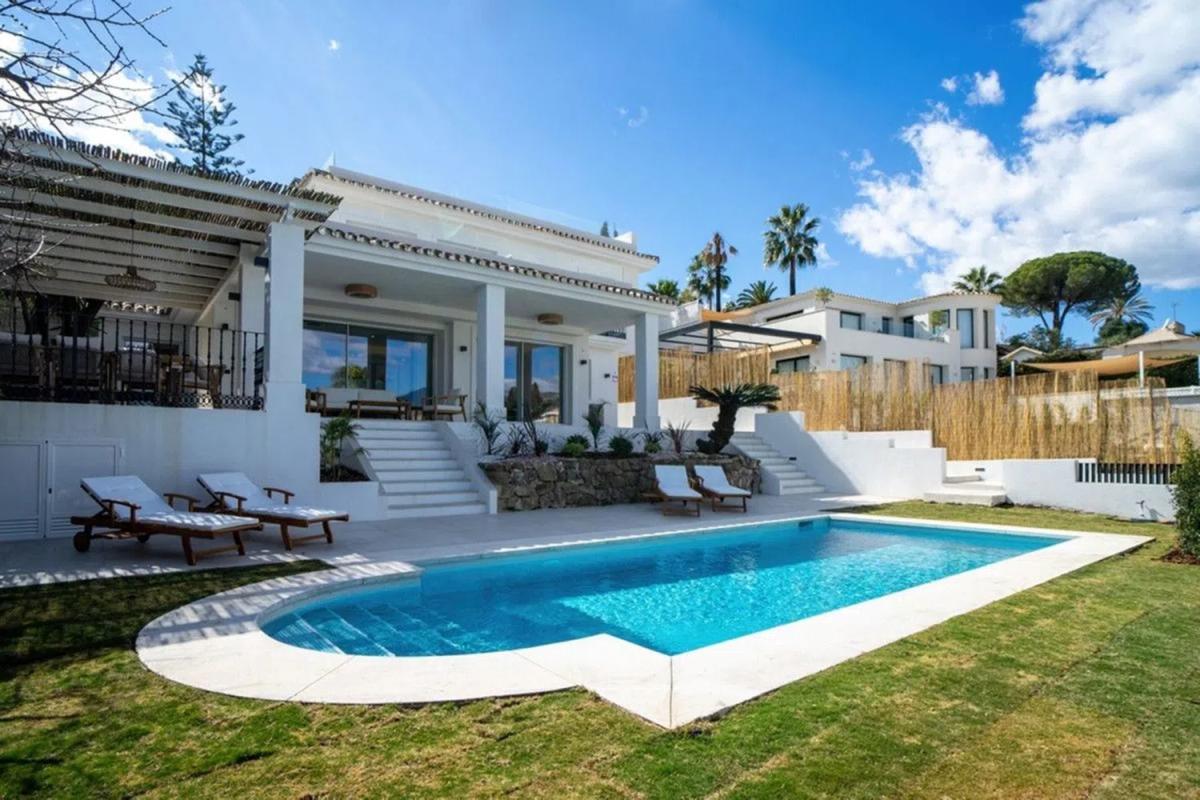 Продажа отдельного шале в Barrio Las Brisas, Марбелла photo 1