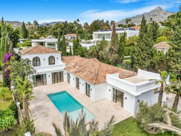 Chalet independiente en venta en Lugar Urbanizacion los Pinos del Angel, Marbella photo 1