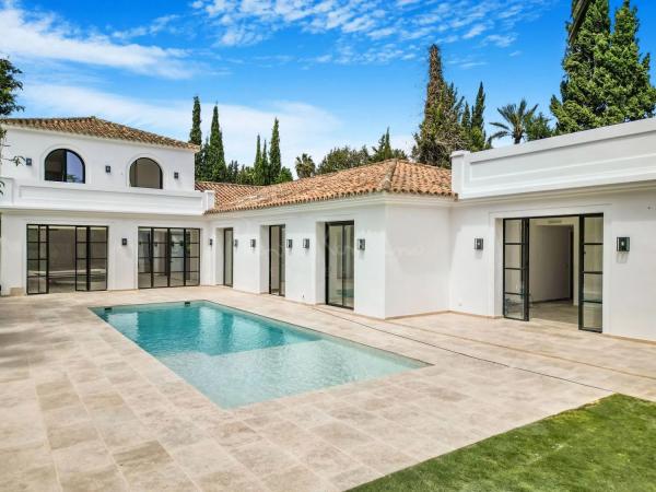 Chalet independiente en venta en Lugar Urbanizacion los Pinos del Angel, Marbella thumbnail 1