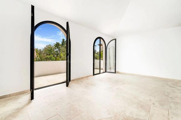 Chalet independiente en venta en Lugar Urbanizacion los Pinos del Angel, Marbella thumbnail 2