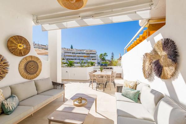 Apartment for sale in  Calle de las Adelfas, 11, Marbella photo 2