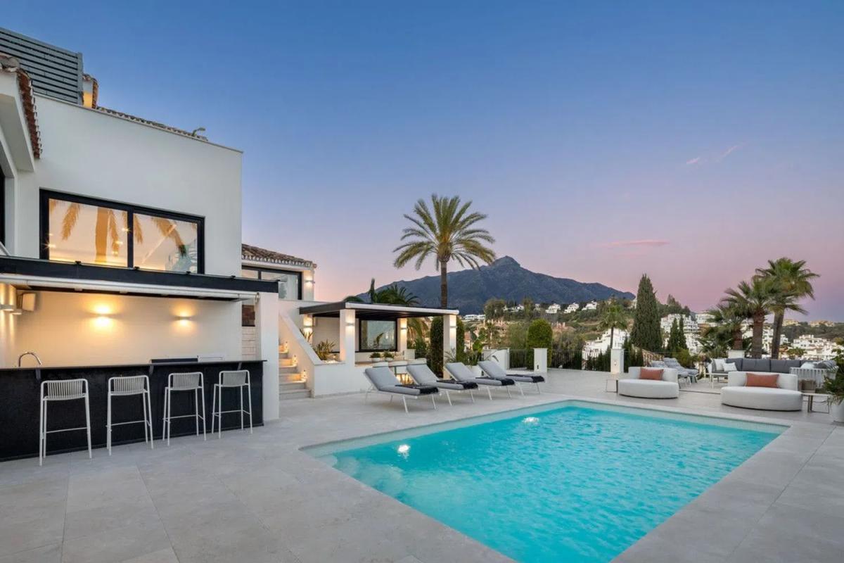 Venta de chalet independiente en Calle Pléyades, Marbella
photo 2