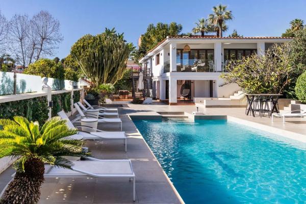 Detached villa for sale in  Calle Alcalá 15-D, Marbella photo 1