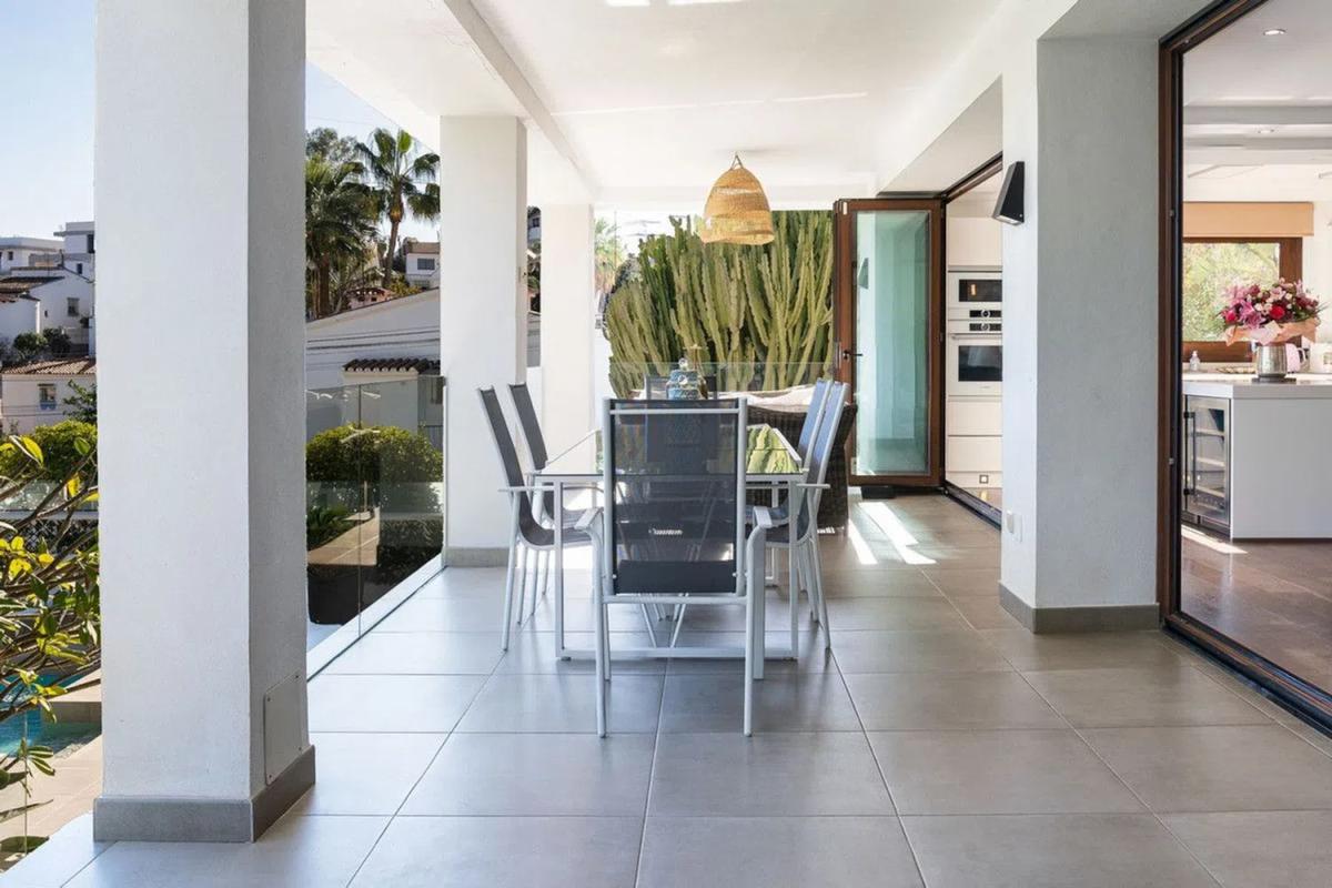 Sprzedaż niezależnego domku jednorodzinnego w  Calle Alcalá 15-D, Marbella photo 3